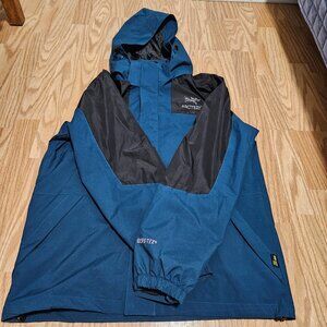 Vintage Arc’teryx mens XL jacket